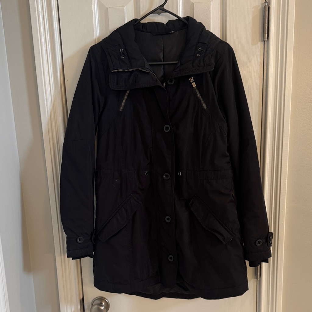 Athleta Black Short Puffer Coat W/ Front Zip Pockets & Side Pockets